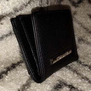 Steve Madden wallet in Black
